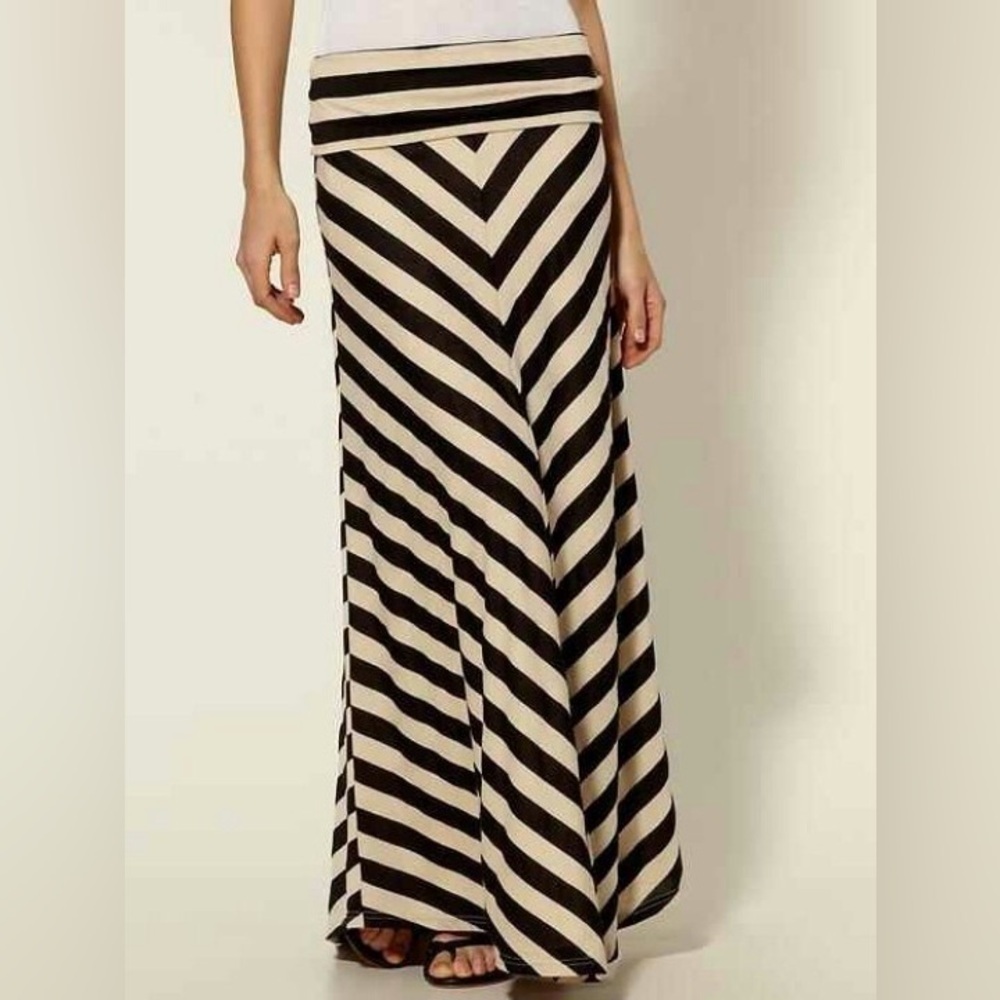 GAP NWOT Beige & Navy Striped Folding Waist Maxi Skirt Women’s Size Small